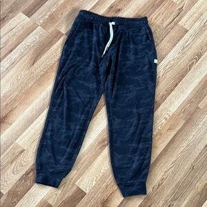 Vuori Black Camo Performance Jogger Women’s XS